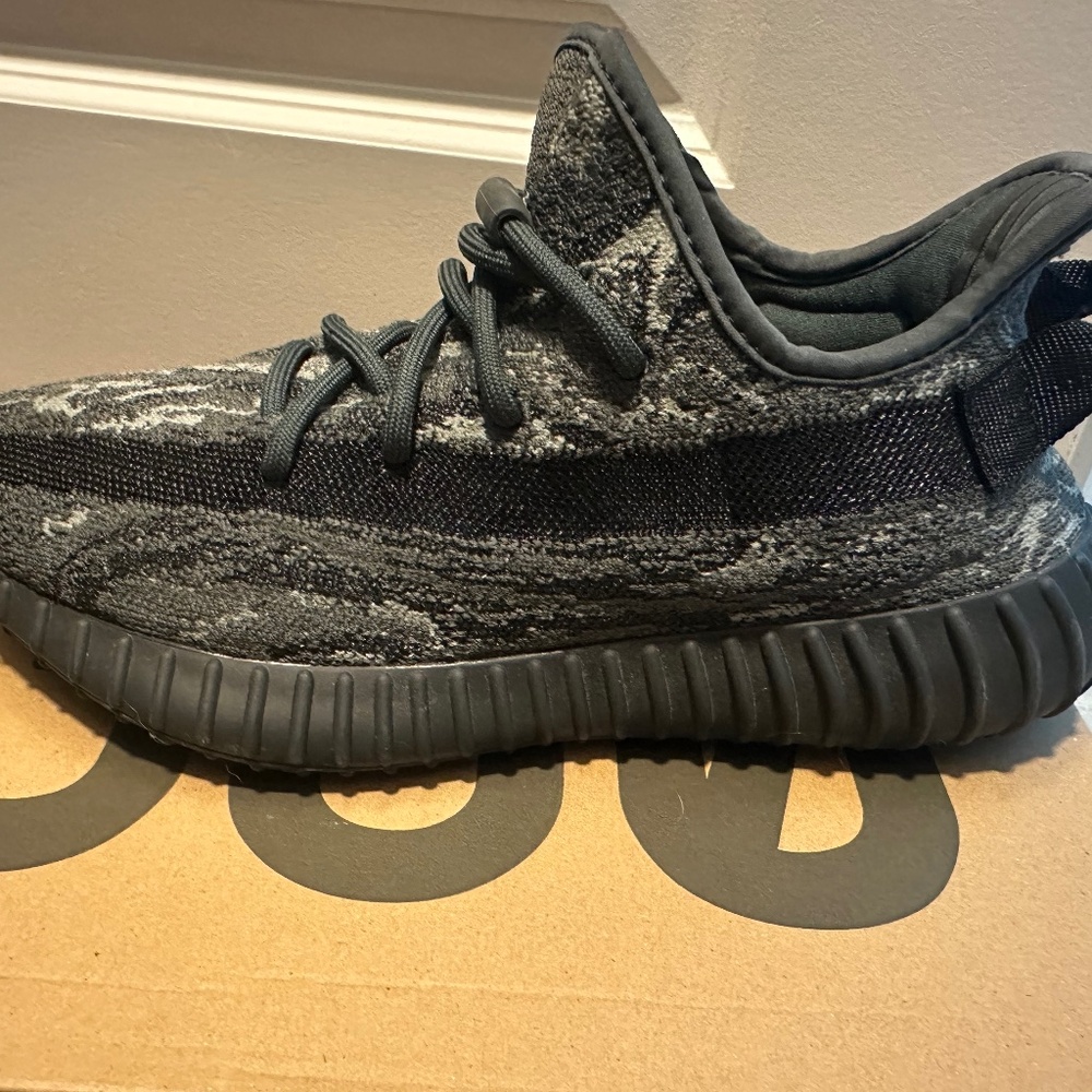 Yeezy Boost 350 V2